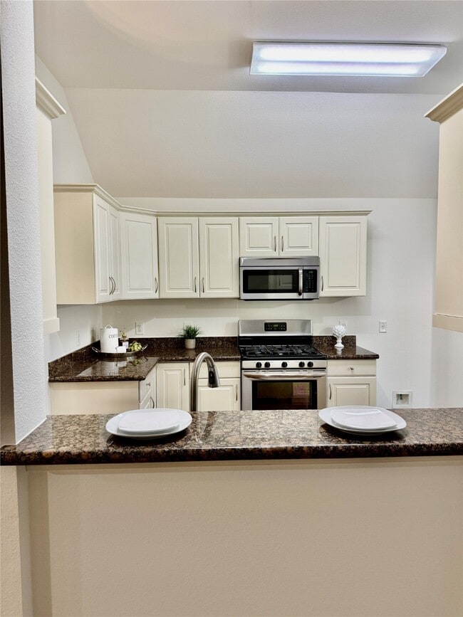 Building Photo - 962 Oak Lynn Dr