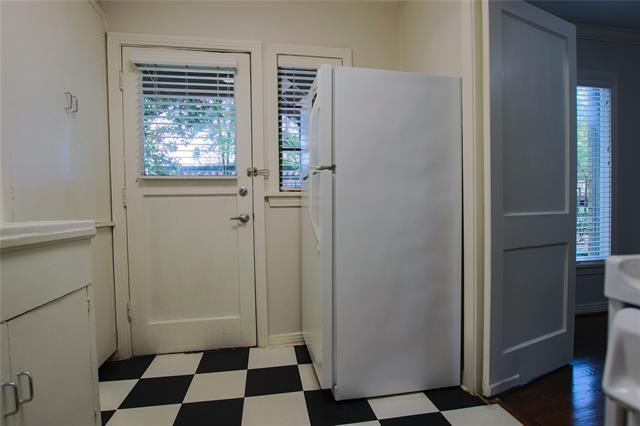 Building Photo - 5825 Grassmere Ln