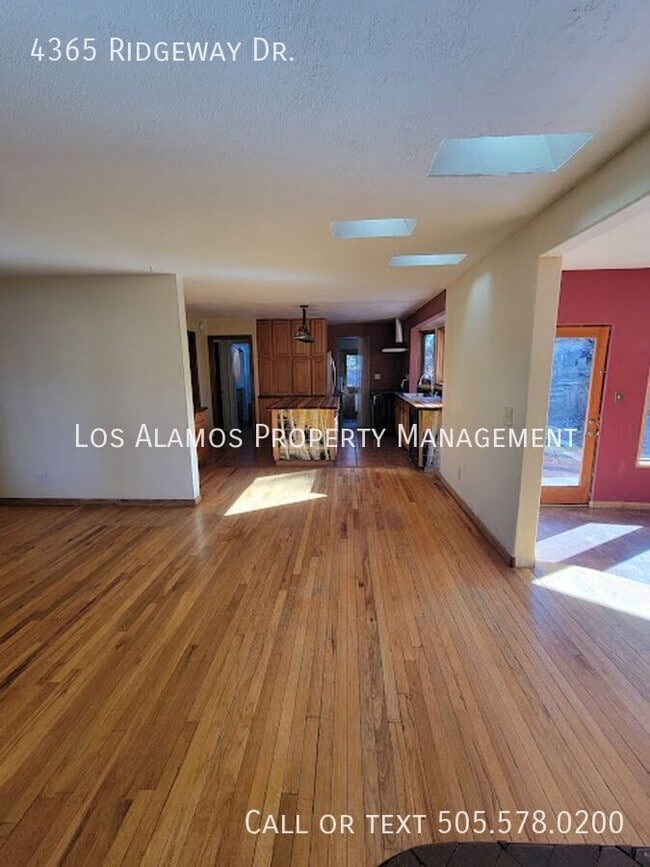 Building Photo - 4365 Ridgeway Dr