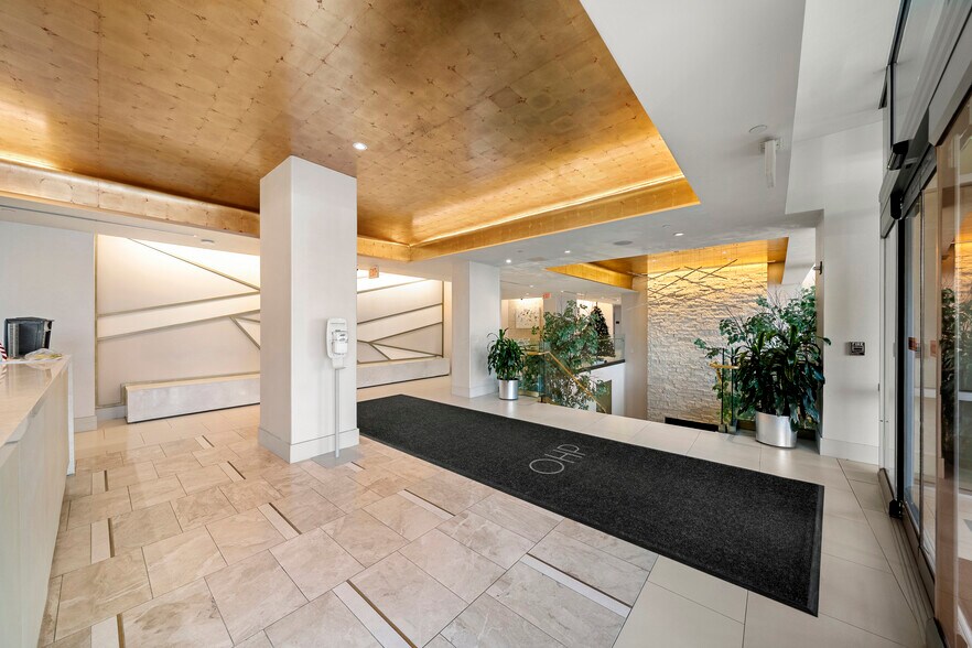 Building Photo - 917 Hudson Park