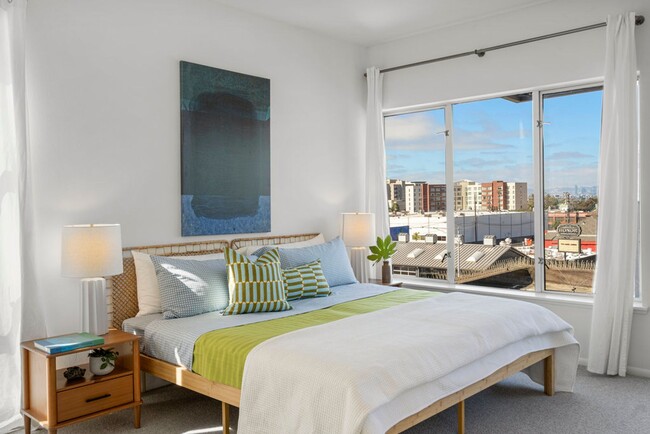 Building Photo - 1364 Powell St