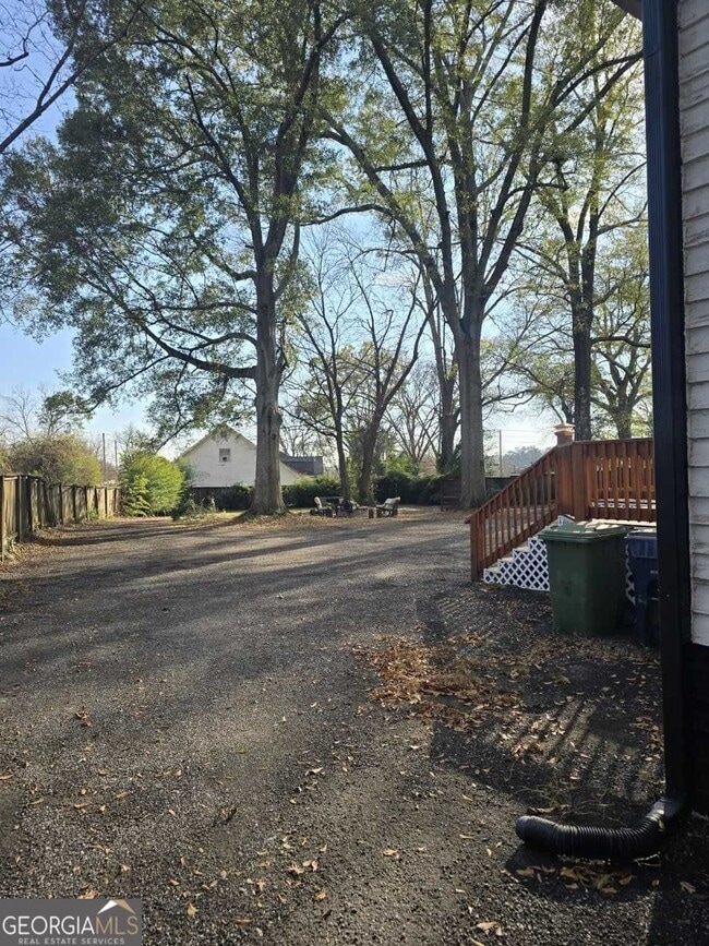 Building Photo - 402 Meriwether St