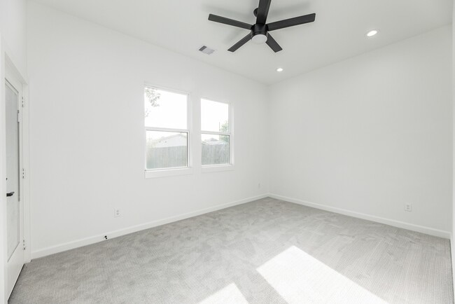 Building Photo - 8502 Safeguard St