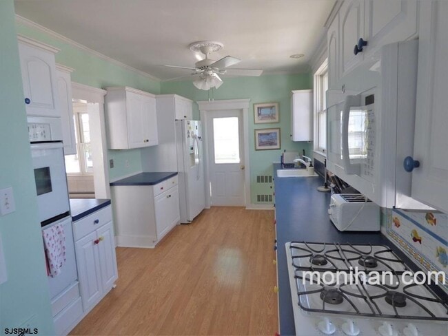 Building Photo - 875 Stenton Pl