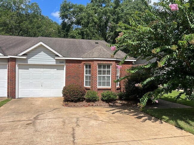 Building Photo - 134 Covington Pl