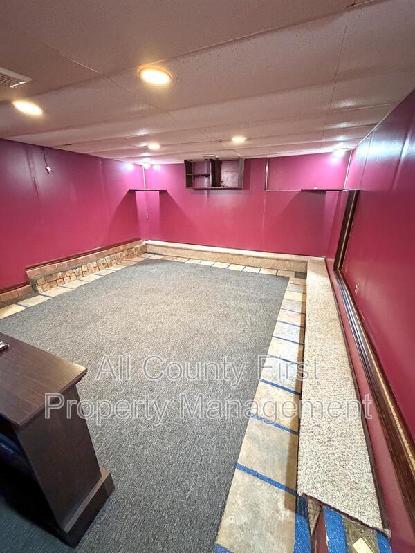 Building Photo - 1183 Red Oak Cove