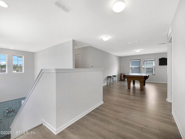Building Photo - 597 Meadow Ridge Dr