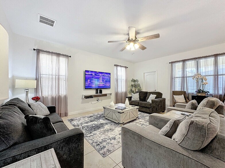 Building Photo - 9024 Shadow Mountain St