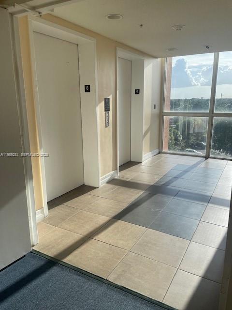 Building Photo - 215 SW 42nd Ave