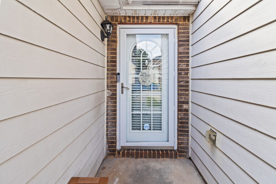 Building Photo - 4273 Holliday Rd