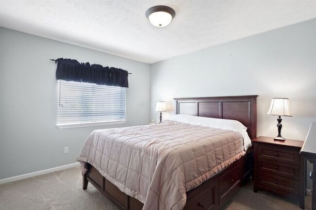 Building Photo - 806 N Knudson St