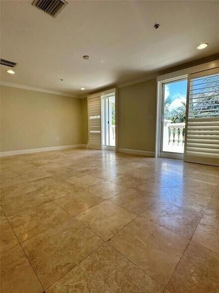 Building Photo - 1362 Bayview Dr