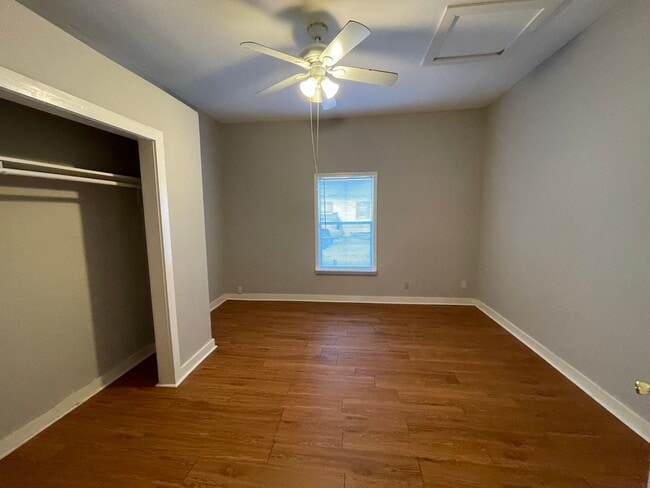 Building Photo - Rental Home Available!