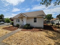 Building Photo - 499 17th St SE