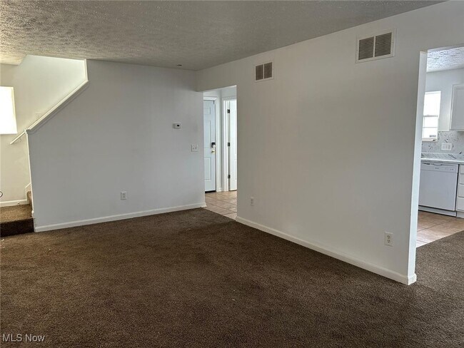 Building Photo - 3164 E 130th St