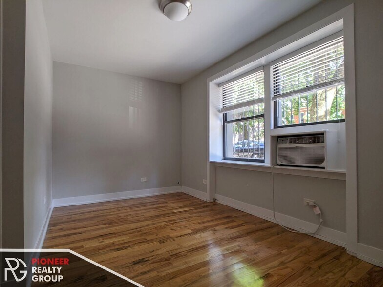 Building Photo - 556 W Arlington Pl