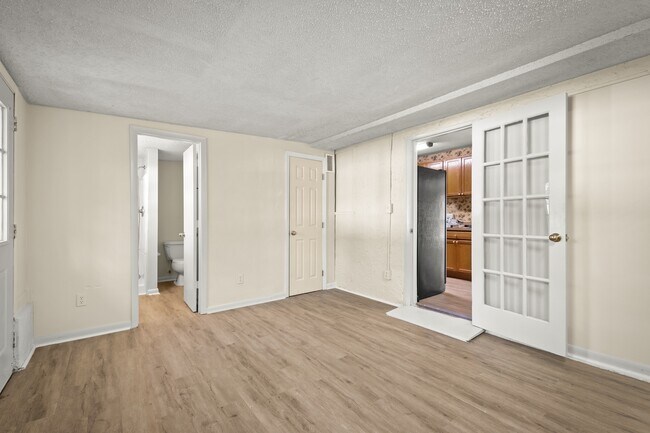 Building Photo - 3023 Lorman Dr