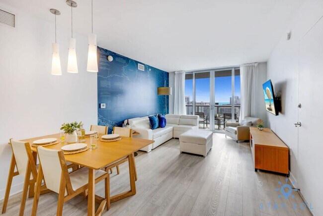 Building Photo - 2602 E Hallandale Beach Blvd
