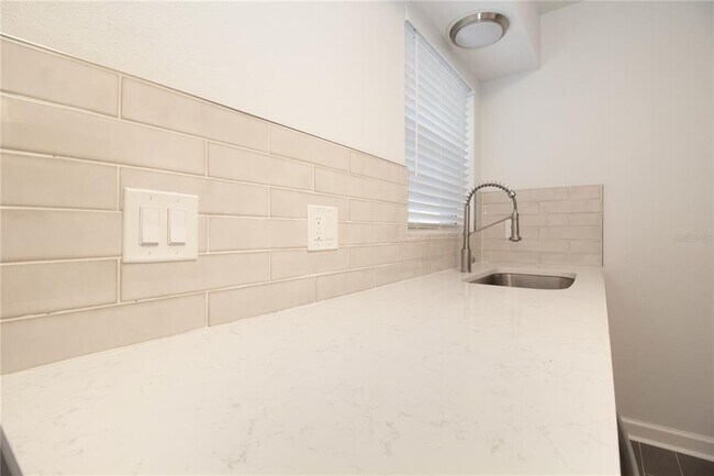 Building Photo - 1115 Rue Des Chateaux