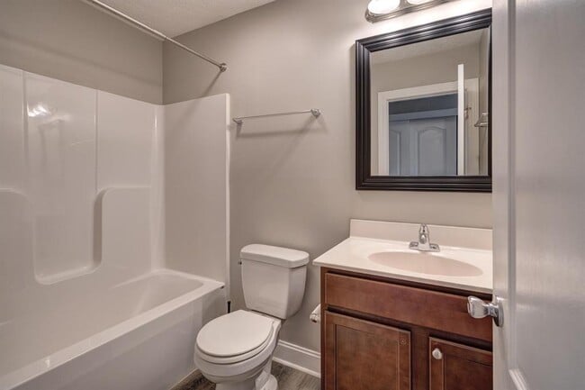 Building Photo - 430 Twisted Oak Dr NW
