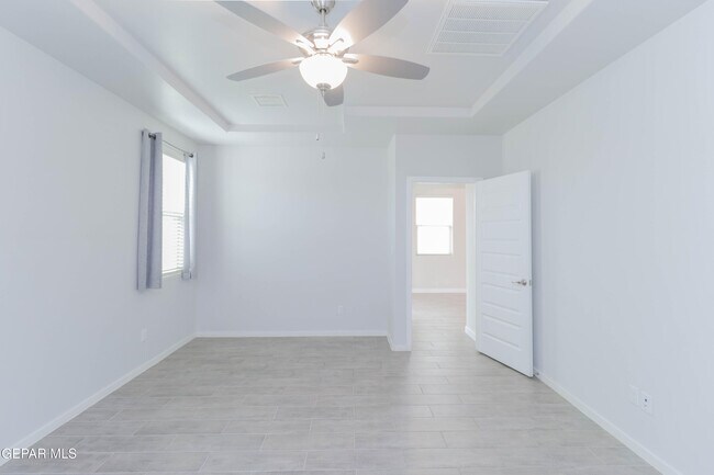 Building Photo - 12832 Haxby St