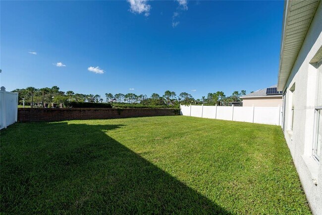 Building Photo - 607 Hacienda Cir