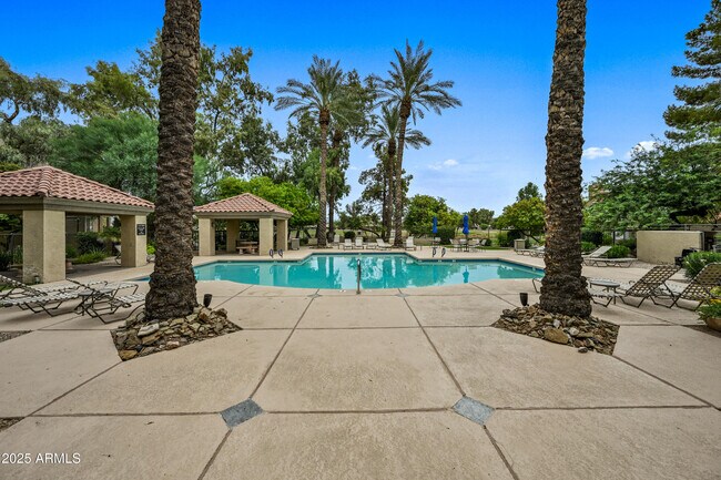 Building Photo - 4925 E Desert Cove Ave