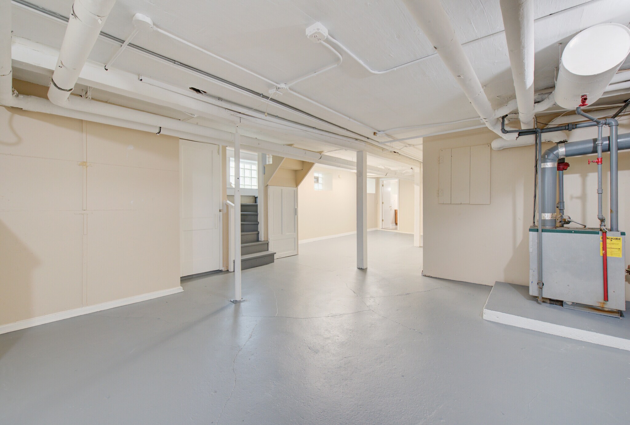 BSMT Rec Room - 532 Thomas Ave