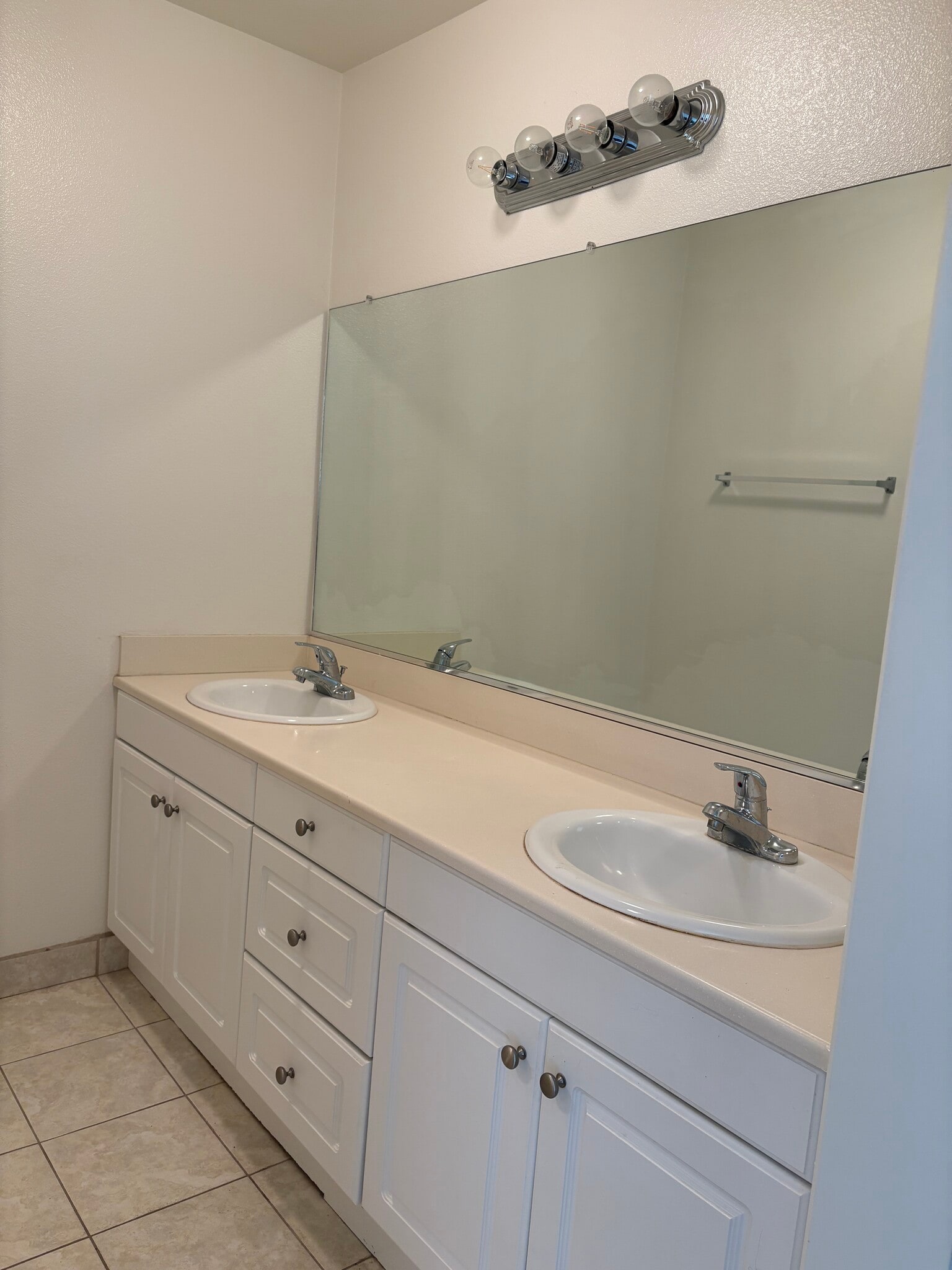 Double Vanity Master Bathroom - 2946 S Campus Ave