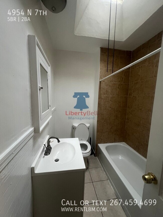 Building Photo - 4954 N 7th-