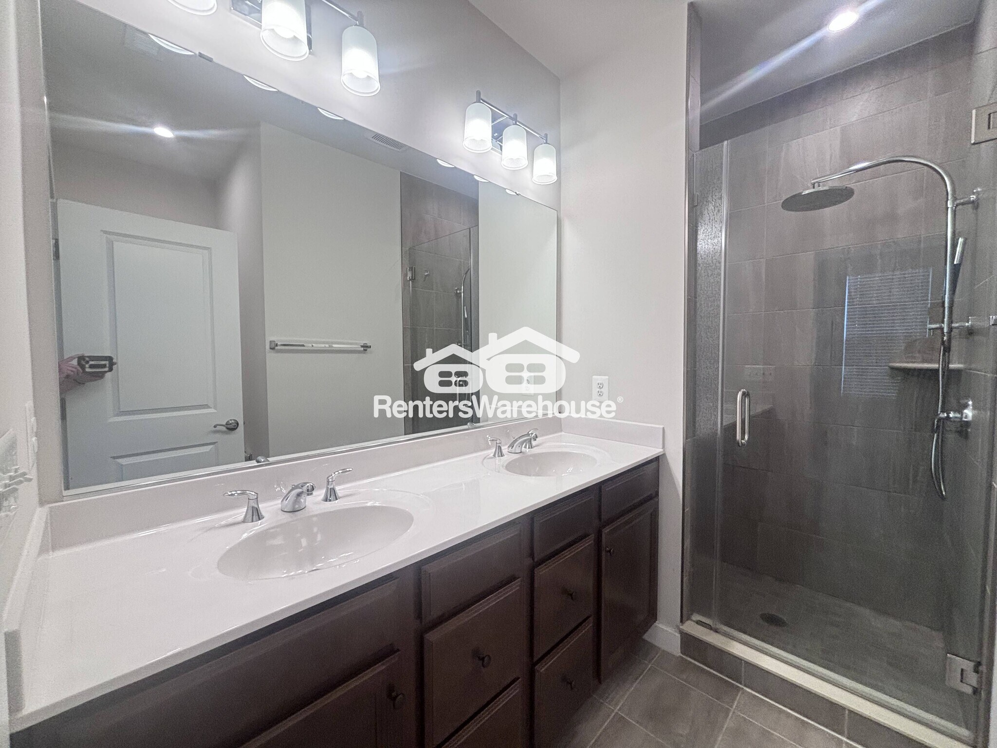 Building Photo - 2500 Emerald Branch Dr