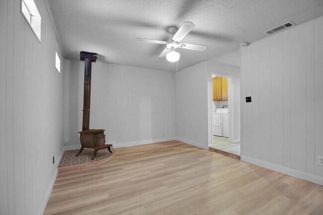 Building Photo - 9427 Braeburn Glen St