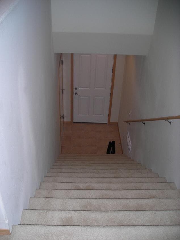 Building Photo - 1925 C Garry Oaks Ave