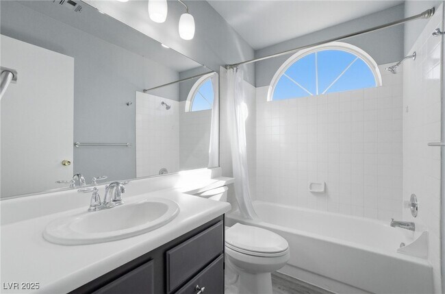 Building Photo - 1460 Daybreak Rd