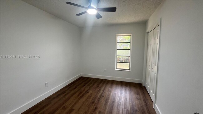 Building Photo - 2929 NW 22nd Ct