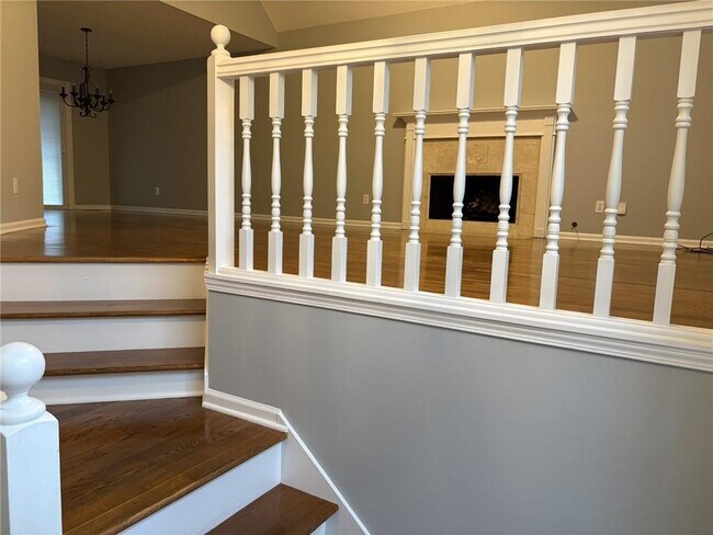 Building Photo - 5045 Bayberry Ct