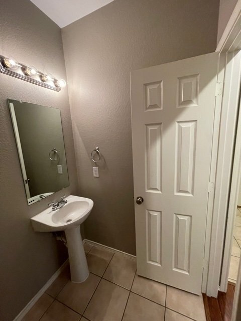 Building Photo - 5728 Bedrock Dr