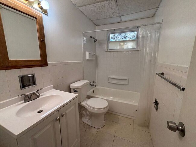 Building Photo - 529 Brown Cir Dr