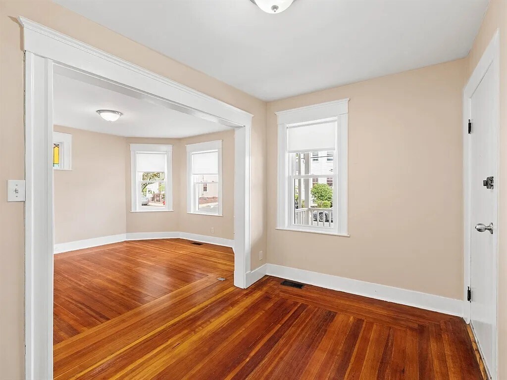 Building Photo - 115 Sagamore Ave