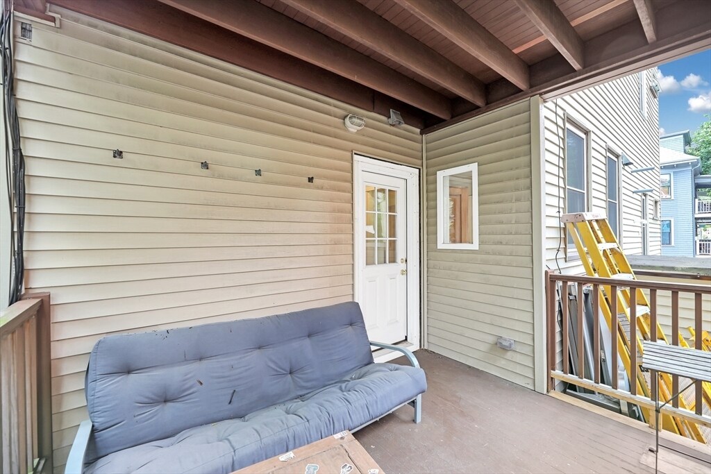 Building Photo - 79 Perkins St