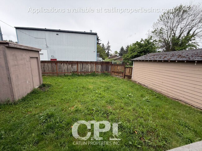 Building Photo - 305 Rosewood- Kelso, WA