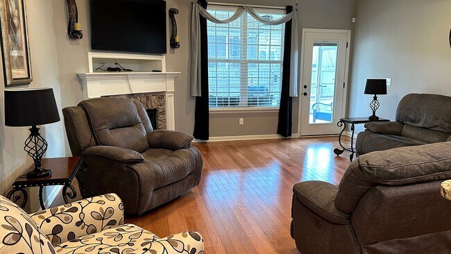 Building Photo - Large Townhouse in Stonewall Farms in Hixson