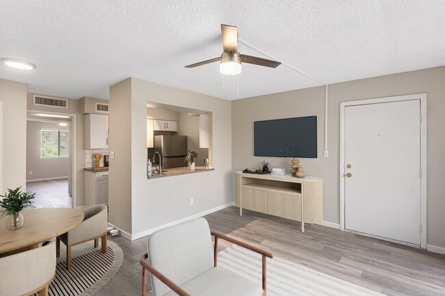 A1 Renovated - 1 Bed 1 Bath - Rise Thunderbird