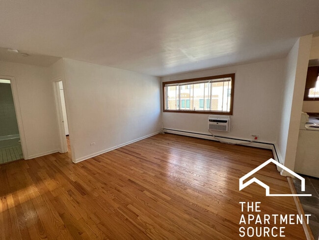 Building Photo - 1408 W Juneway Terrace