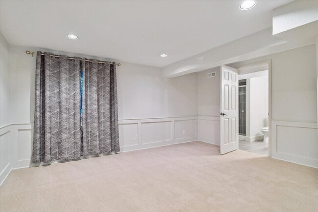 Building Photo - 8056 S Krameria Way