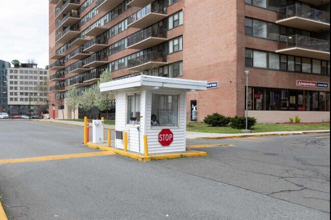 Building Photo - 270 Marin Blvd