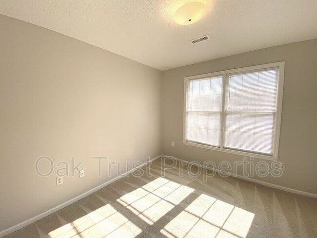 Building Photo - 4428 N Shirley Dr