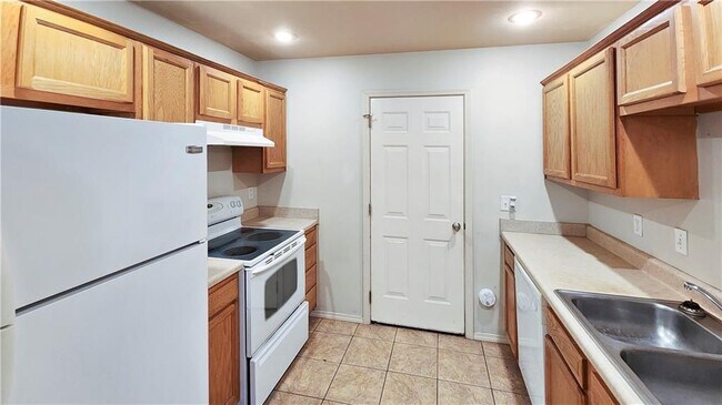 Building Photo - 4111 SW Shadowrock Pl