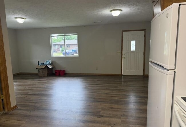 Building Photo - 2117 4th St