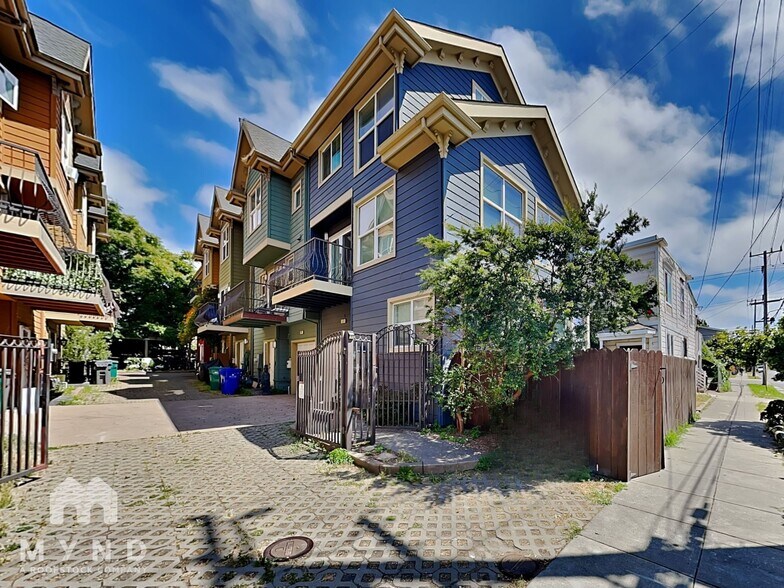 Building Photo - 512 Henry St